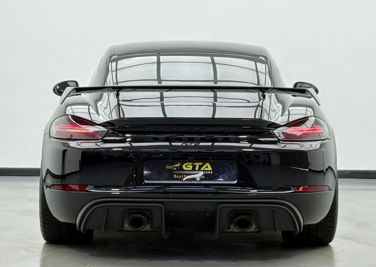 بورش كايمان 718 GT4 4.0L (414 HP) A/T 2023 Porsche 718 GT4 ,AL Nabooda Warranty ,Excellent Condition ,Korean