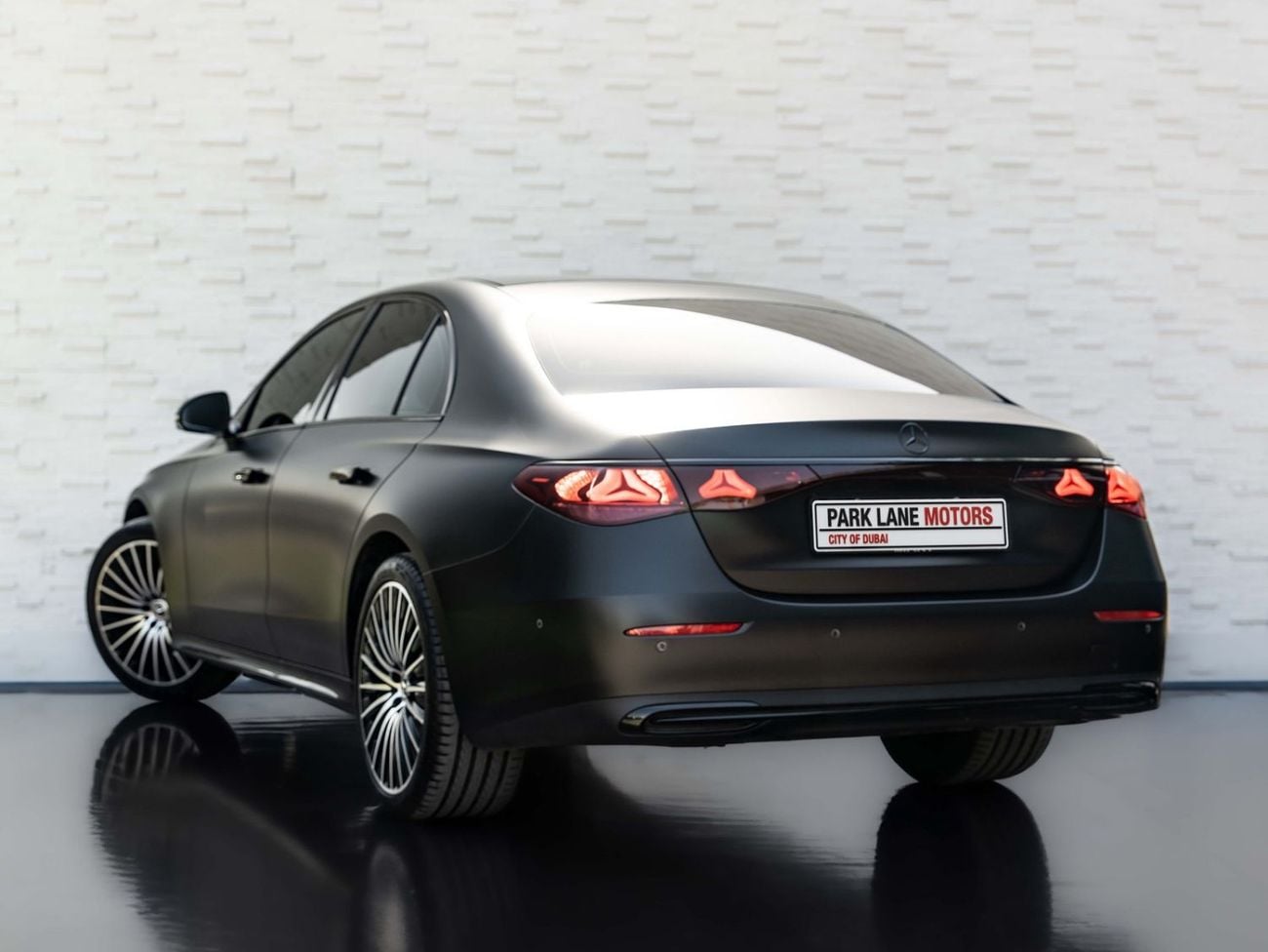 مرسيدس بنز E200 STD Mercedes-Benz E-Class 2025 مقابل 3,440.00 AED شهريًا