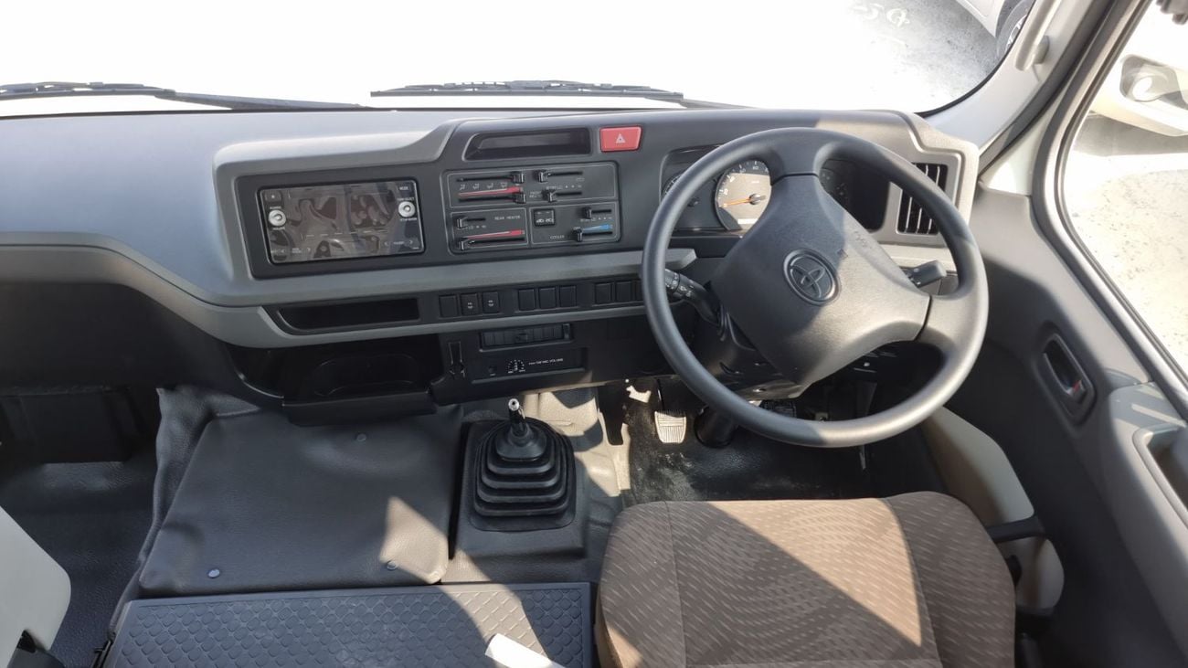 تويوتا كوستر RIGHT HAND DRIVE 4.2