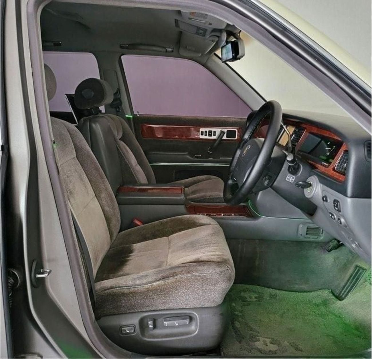 تويوتا سنشري CLASSIC 5.0L-12CYL - EXCELLENT CONDITION JAPANESE SPECIFICATION