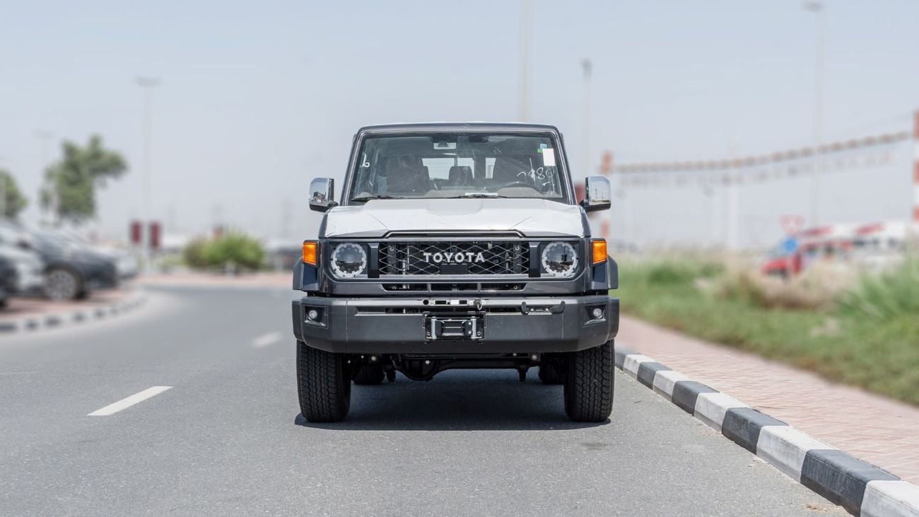 تويوتا لاند كروزر 70 2026 Toyota Land Cruiser LC76 4.0L AT Petrol (Grey-Brown) With Radar