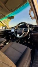 Toyota Hilux HEAVY-DUTY BULL BAR | 2.4L DIESEL ENGINE | MANUAL TRANSMISSION | 4WD