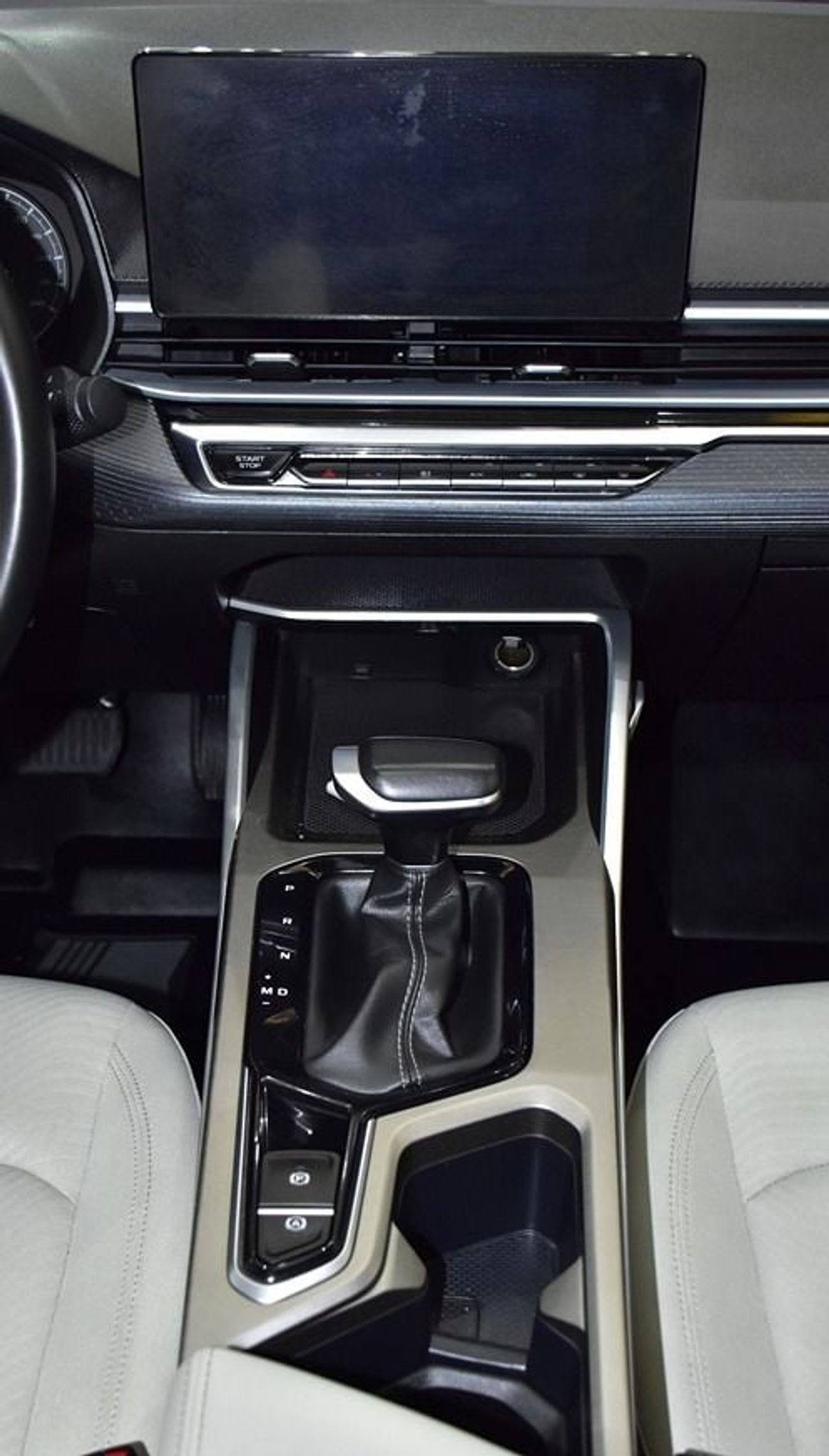 جيلي إمجراند EXCELLENT DEAL for our Geely Emgrand 1.5L ( 2024 Model ) in White Color GCC Specs