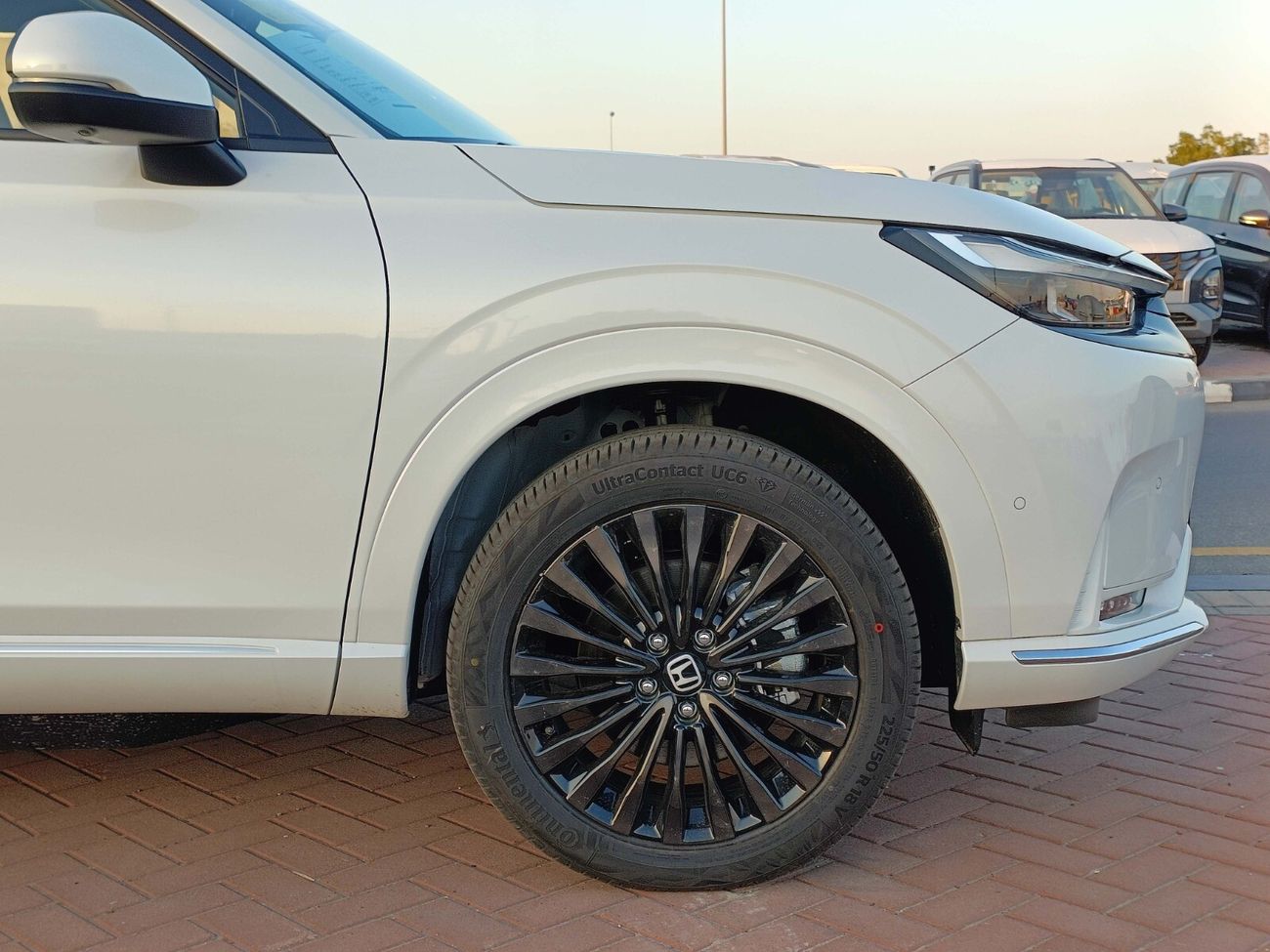 هوندا e:NP1 Elite Option / 510 KMS / 360 Cameras / Twin Panoramic Roof / Special Price for Export (CODE#ENP1F)