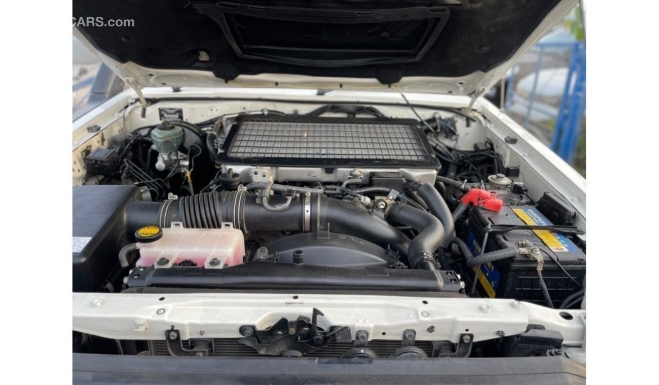 تويوتا لاند كروزر هارد توب Toyota Landcruiser hard top RHD diesel engine v8 car very clean and good condition