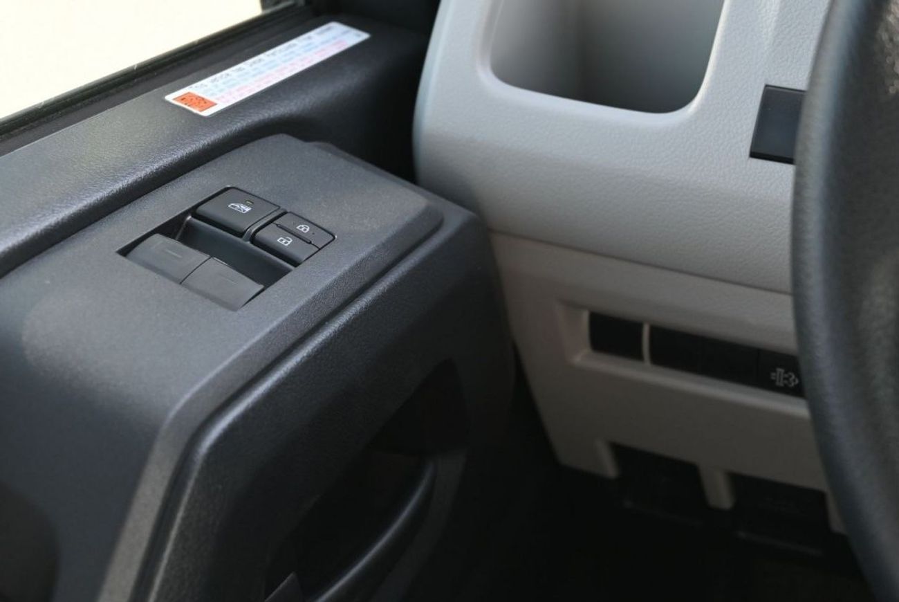 تويوتا هاياس Toyota Hiace Hi-Roof 2.8L Diesel Manual, 12+1 Seater, Model 2025