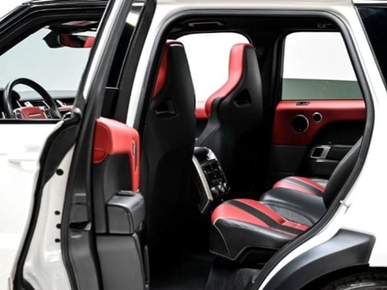 Land Rover Range Rover Sport SVR 5.0L (575 HP) AWD