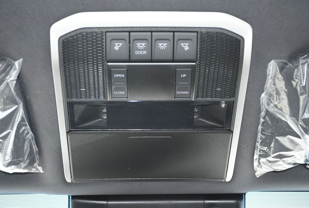 Toyota Land Cruiser 4.0L GXR With Rader ! Remote Strat Engine  (Ready Stock)