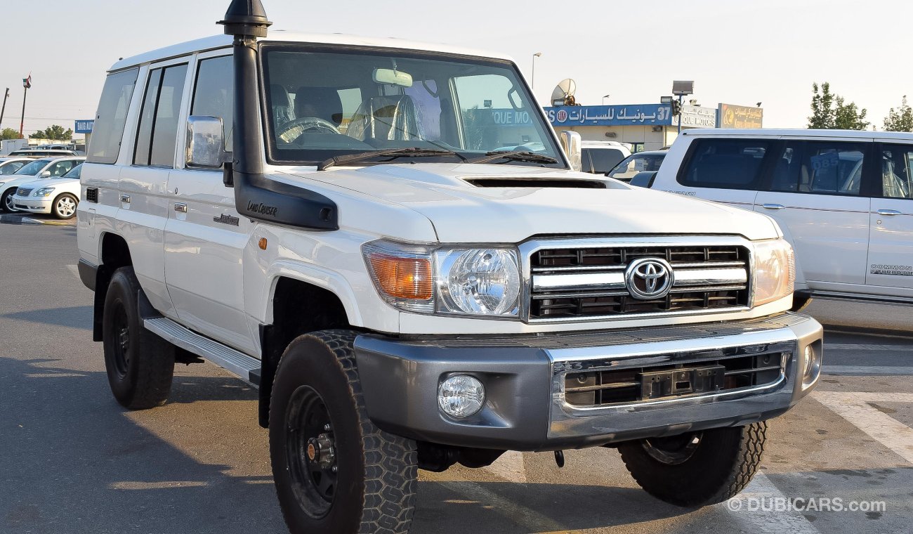 Toyota Land Cruiser V8 Diesel Hard top