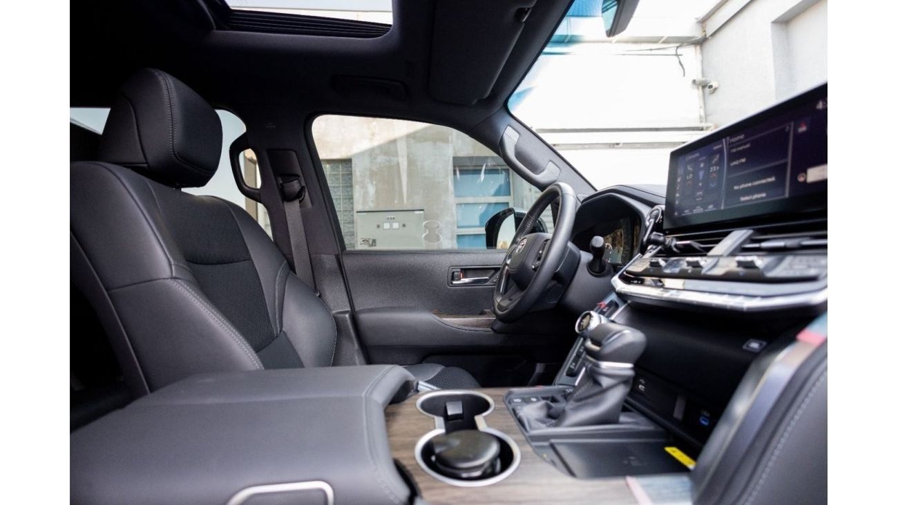 Toyota Land Cruiser Toyota Land Cruiser VXR 2024 GCC under Agency Warranty and Service Contract with Flexible Down-Payme