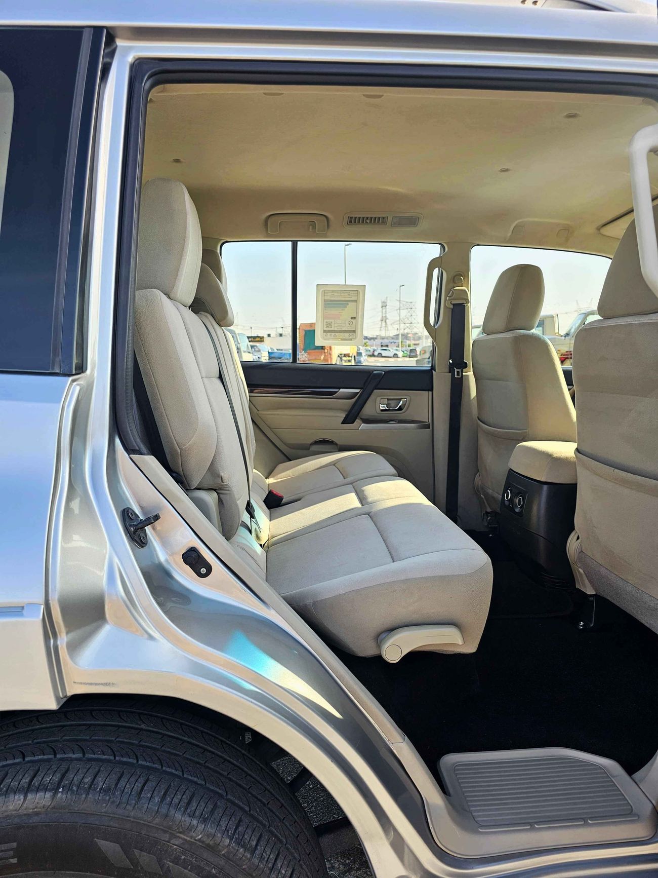 Mitsubishi Pajero /GLS 3.5/ 4WD/ DVD CAMERA/ LOW MILEAGE/861 MONTHLY/LOT#700160