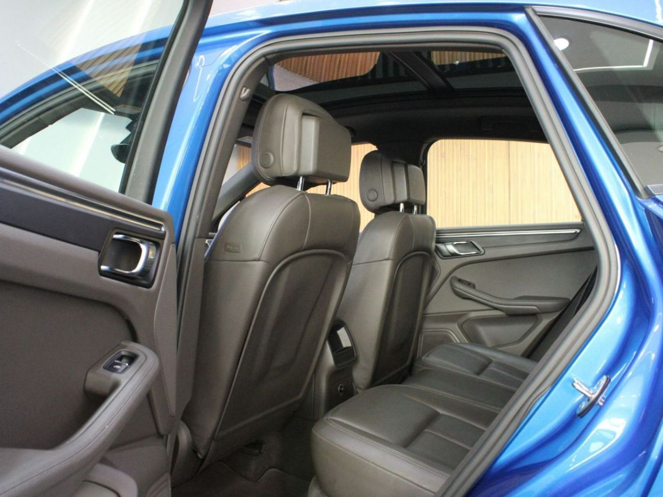 Porsche Macan - STANDARD | V4