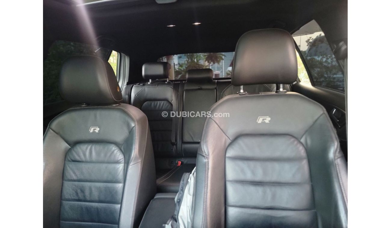 فولكس واجن جولف R