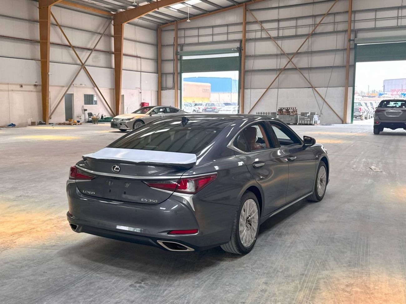 Lexus ES350 2025 LEXUS ES350 3.5L ULTRA LUXURY + RADAR GCC BRAND NEW 0KM (ONLY FOR EXPORT)