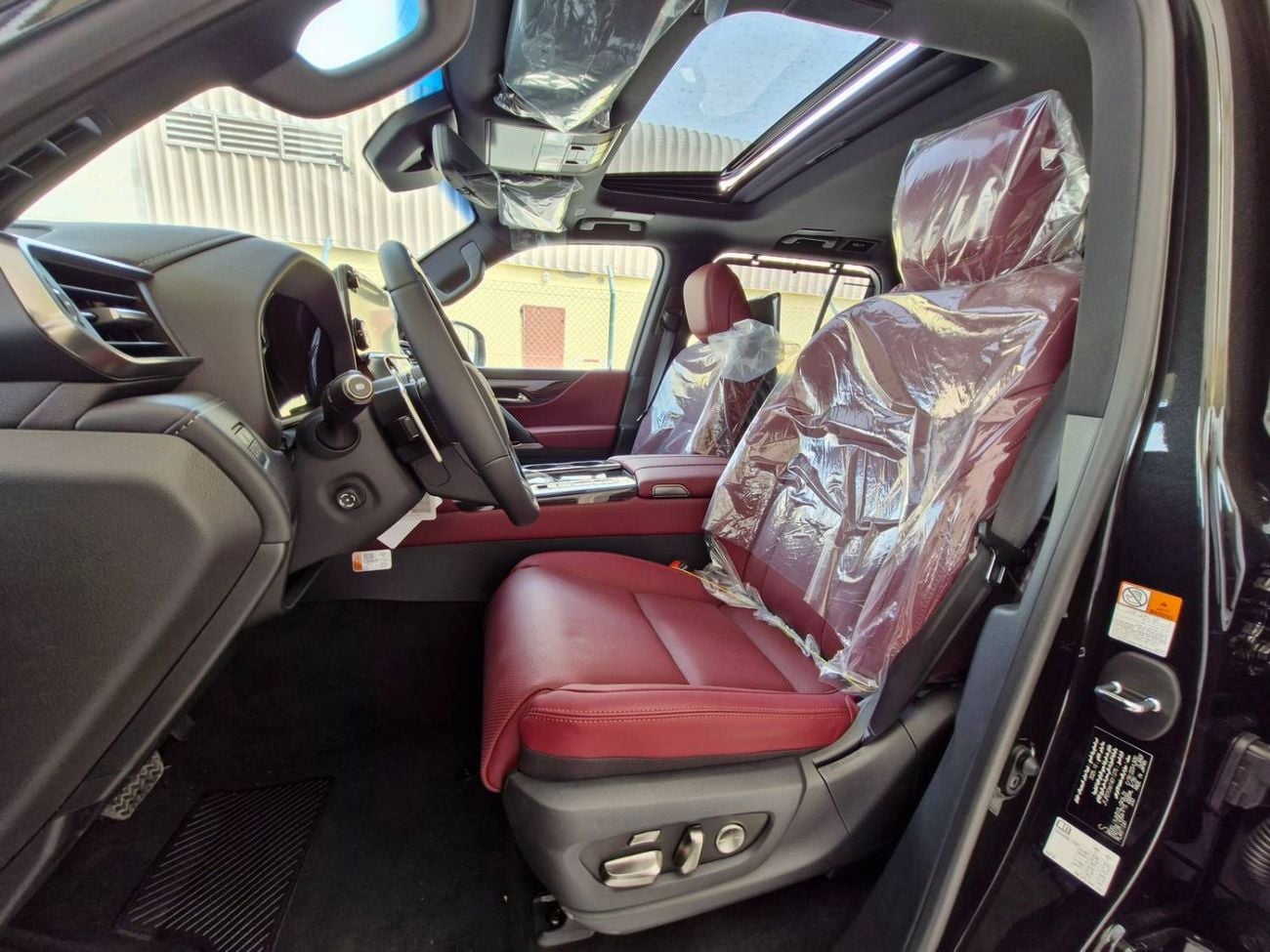 Lexus LX 700h 2026 LEXUS LX700h 3.5L 25-SPEAKERS ML URBAN 20"ALLOY 7-SEATS GCC BRAND NEW 0KM