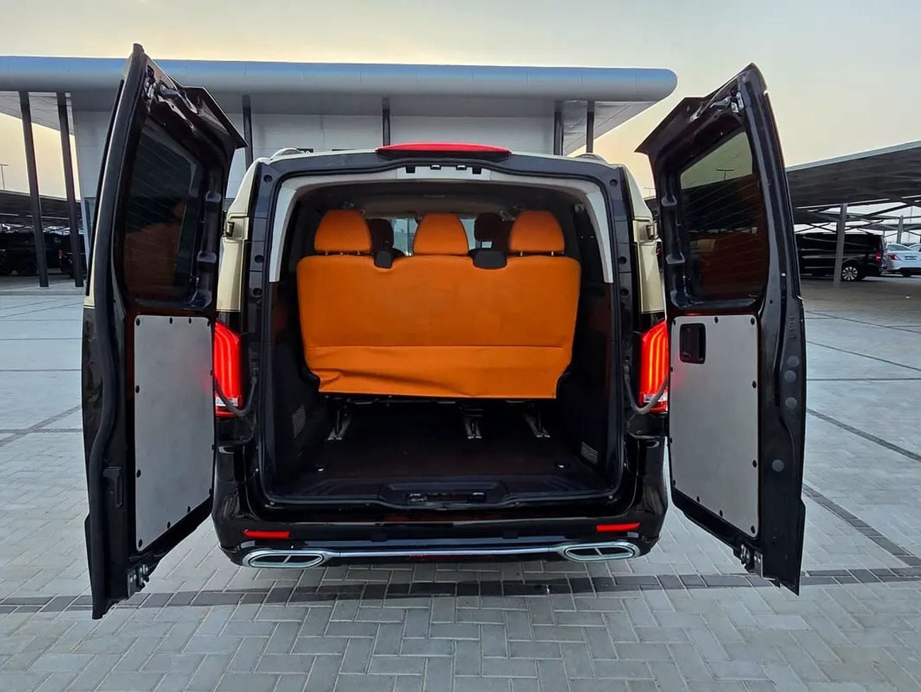 Mercedes Benz Vito GCC Specs - Well Maintained