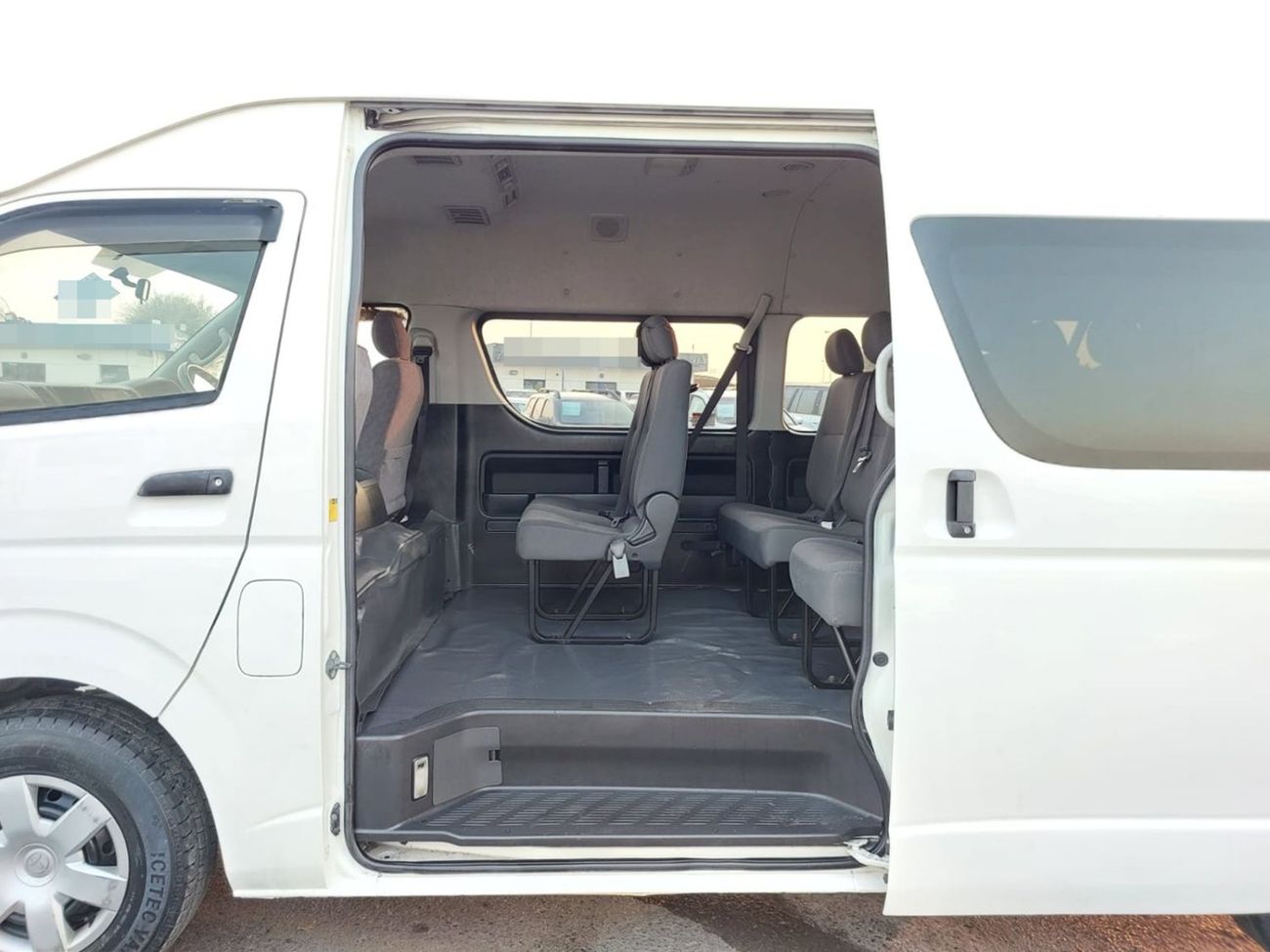 Toyota Hiace TOYOTA HIACE COMMUTER VAN RHD 2015 MODEL 3.0 L DIESEL AUTOMATIC(PM26406)