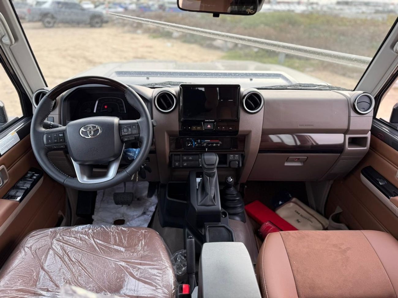 Toyota Land Cruiser Pick Up  Toyota Land Cruiser Pick Up 2026 Toyota Land Cruiser DC 4.0L AT Petrol (Full Option)