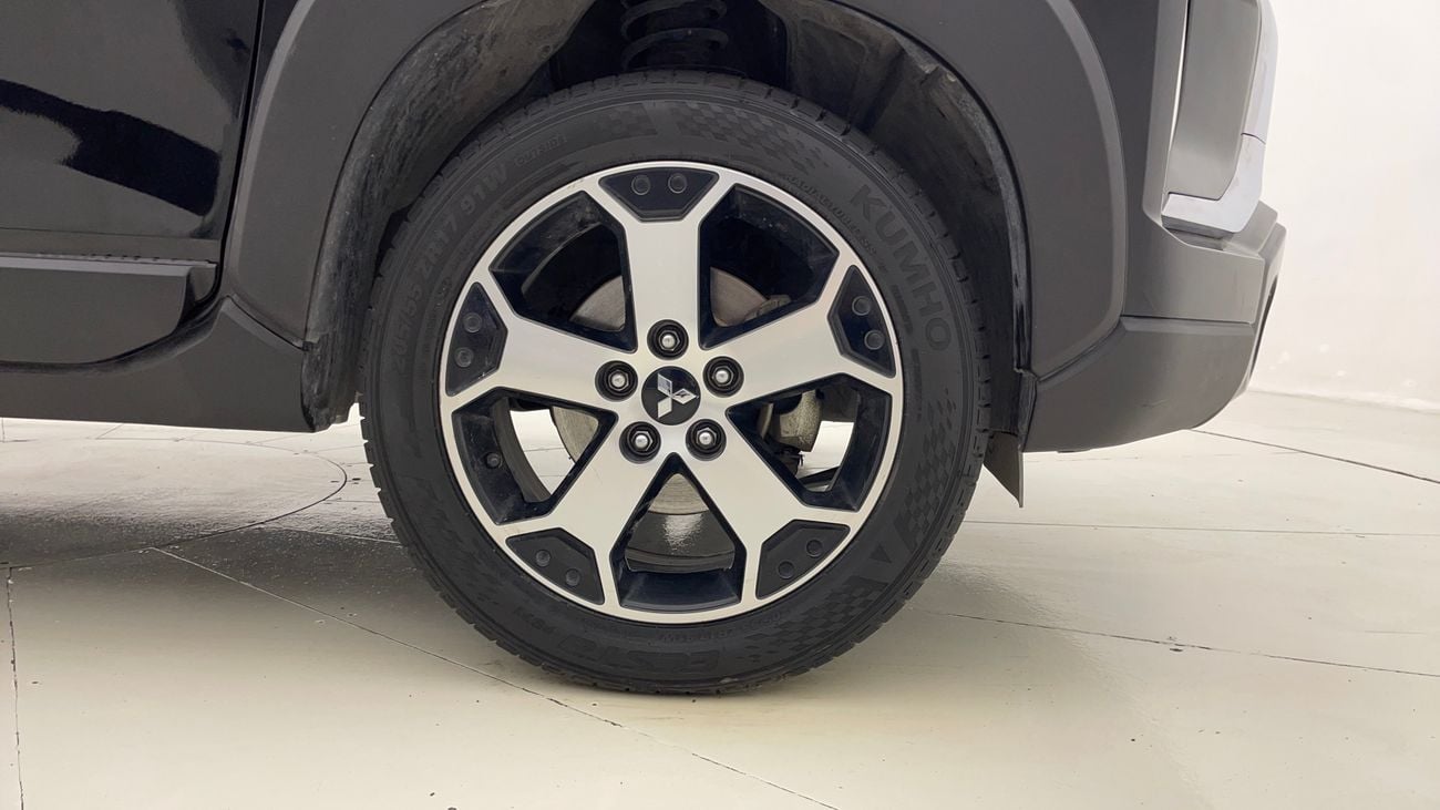 ميتسوبيشي إكسباندر كروس PREMIUM 1.5 | بدون دفعة مقدمة | اختبار القيادة في المنزل