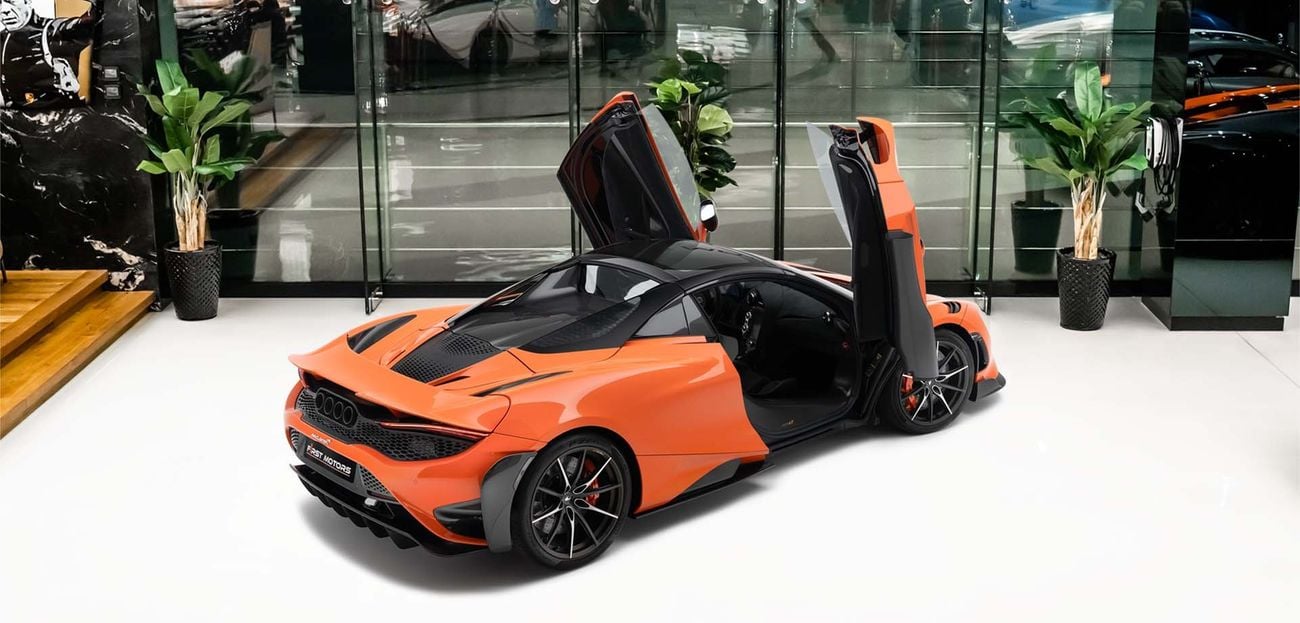 مكلارين 765LT 4.0L twin-turbocharged 8 Cylinder Engine