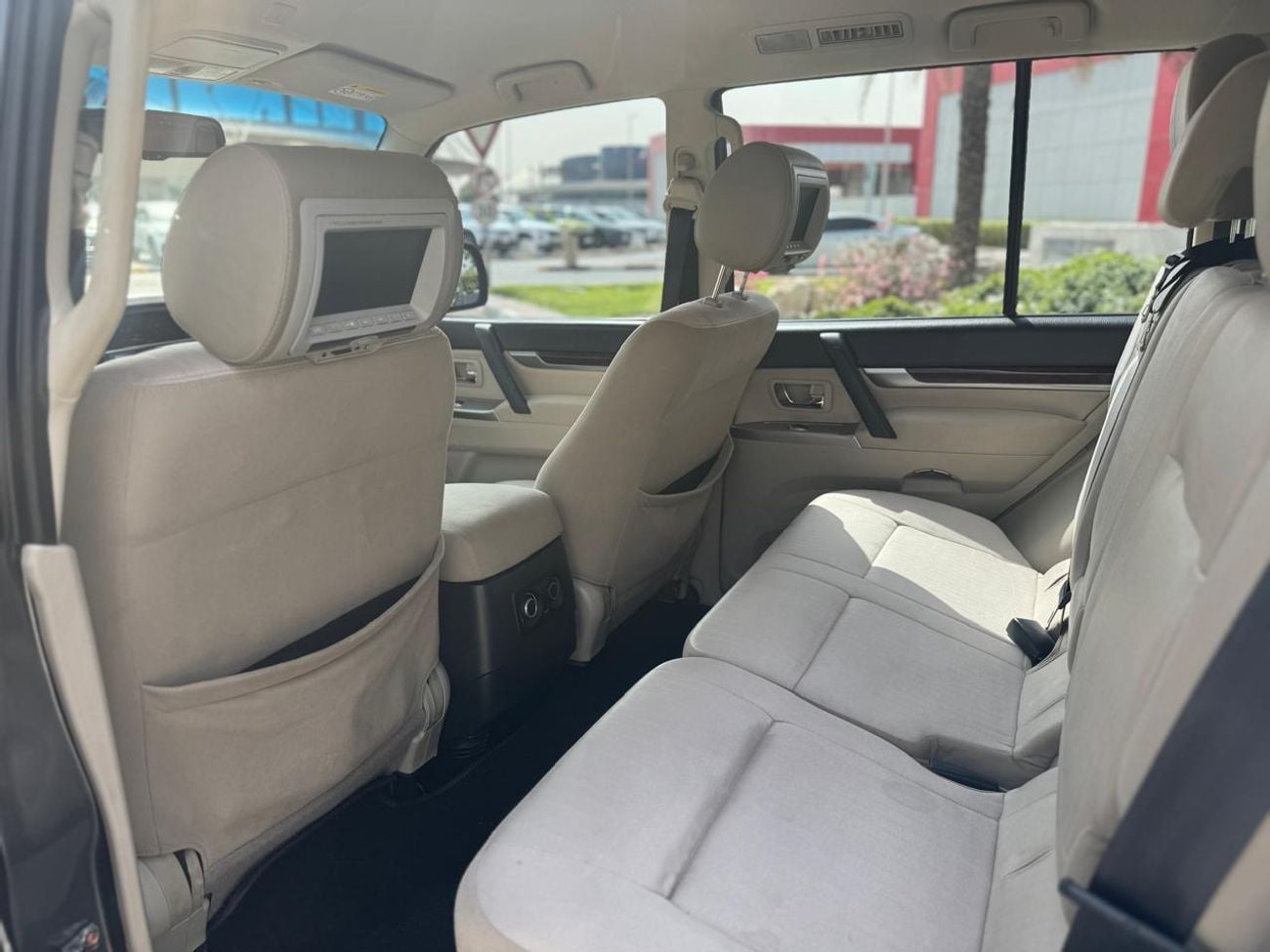 Mitsubishi Pajero GLS Mid 3.5L (189 HP) (5 Seater)