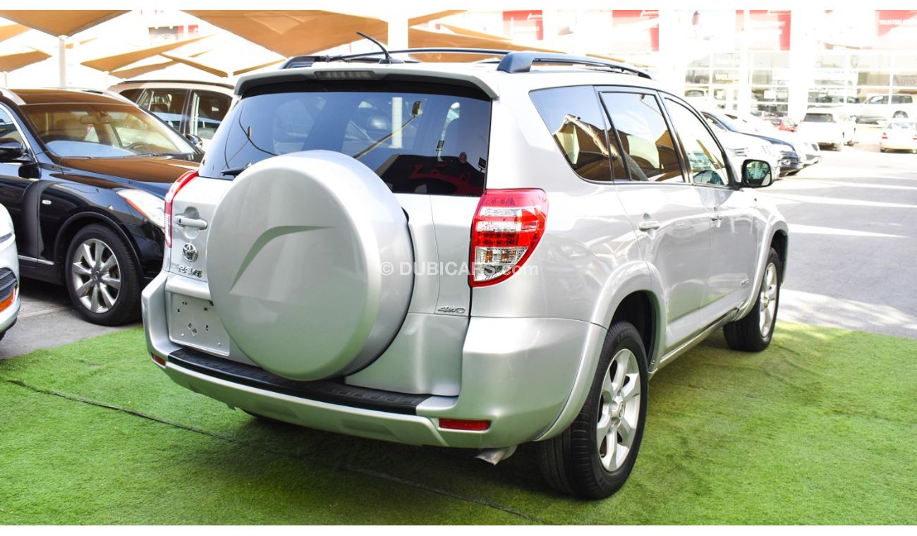 تويوتا راف ٤ موديل 2011 وار أمريكى بصمة  فتحة جلد مثبت سرعة تحكم رنجات حساسات شاشة كاميرا جناح بحالة ممتازة
