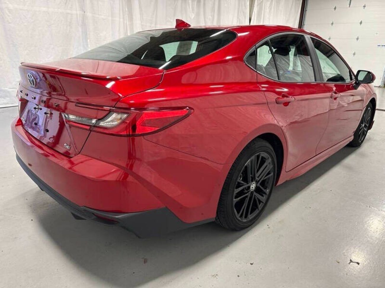 تويوتا كامري XLE 2.5L Hybrid