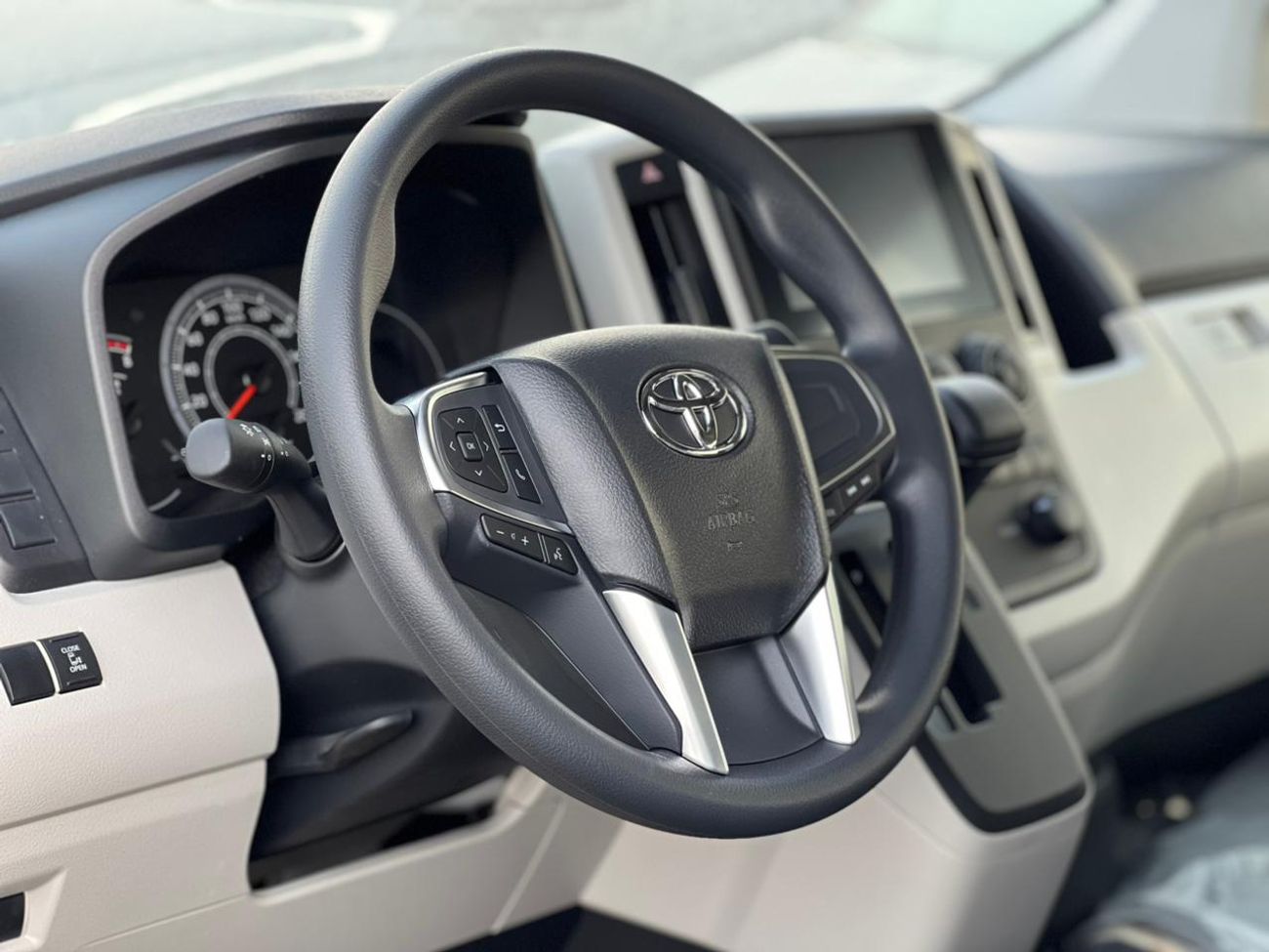 Toyota Hiace 3.5L PTR A/T // 2026 // WITH DVD & CAMERA BACK , AUTOMATIC SIDE DOOR  // SPECIAL OFFER // BY FORMULA