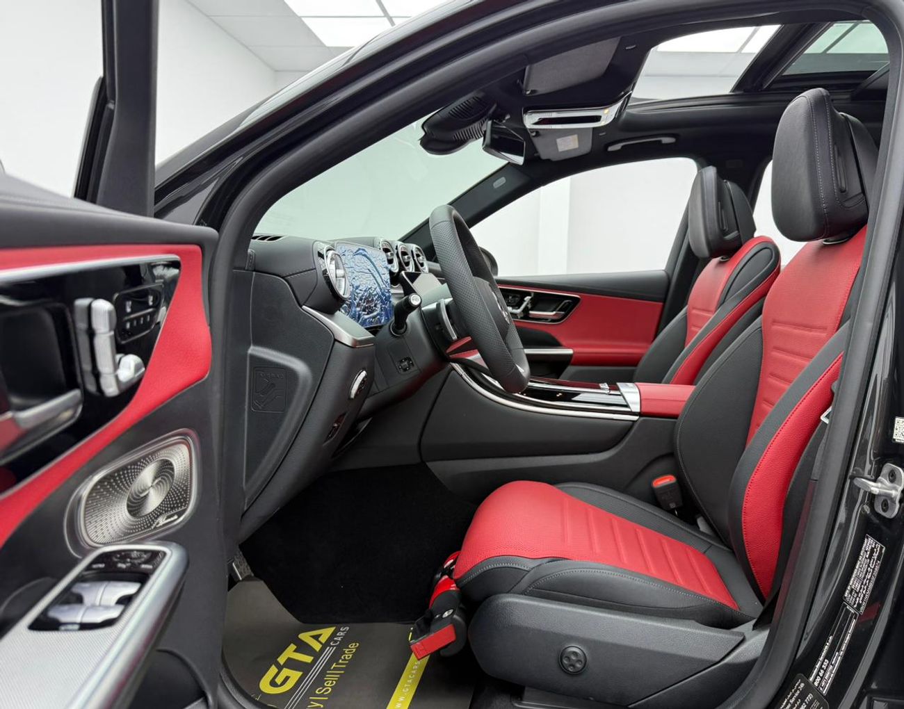 Mercedes-Benz GLC 200 4Matic 2025 Mercedes Benz GLC200 4MATIC, 5 Years Warranty, Full Options, GCC