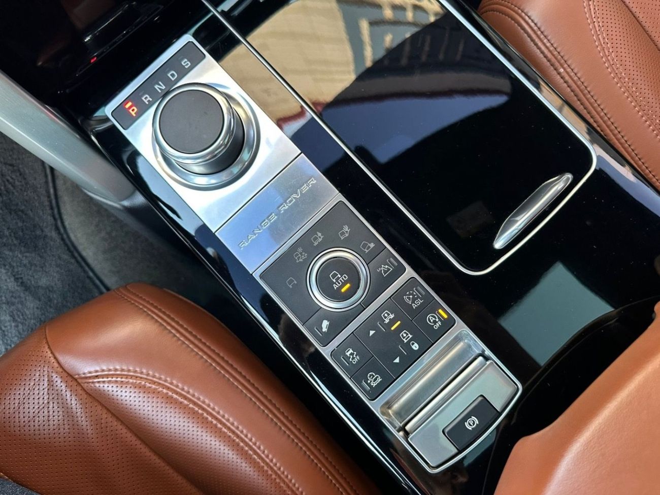 لاند روفر رينج روفر Vogue SE 5.0L | Supercharged | 2016 | Large | V8 510 HP | Perfect Condition