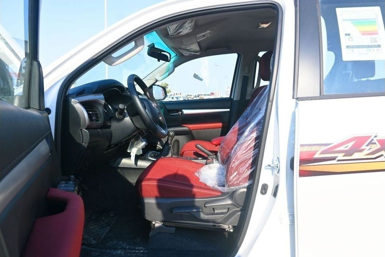 تويوتا هيلوكس Toyota Hilux 2.7L Petrol Manual 4WD 2025