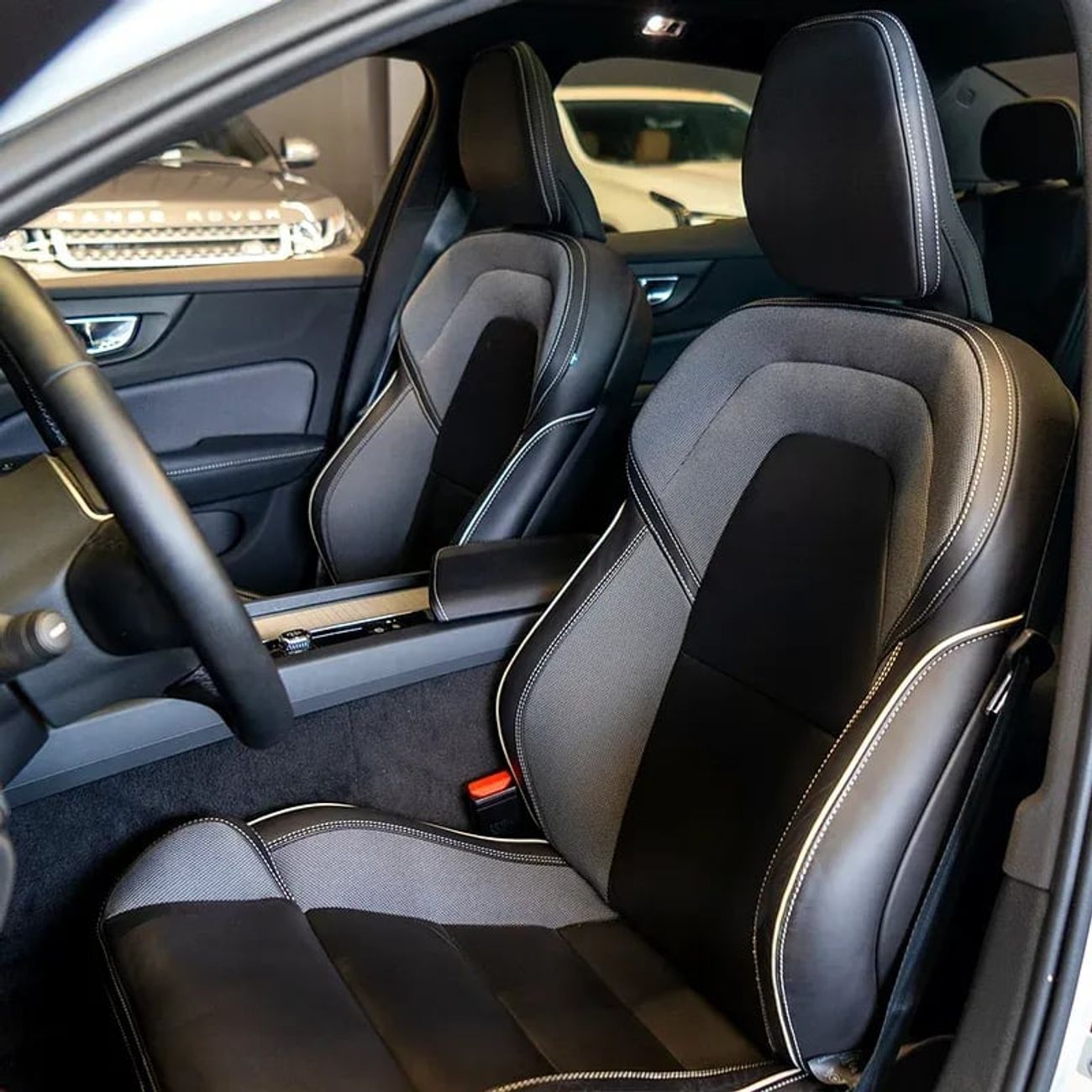 فولفو S60 B4 R Design 2.0L AED 1,915pm • 0% Downpayment • S60 R-Design • Agency Warranty