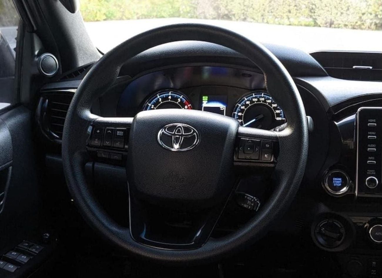Toyota Hilux Toyota Hilux pickup double cabine 4.0 L 6 cylinder gasoline 2022