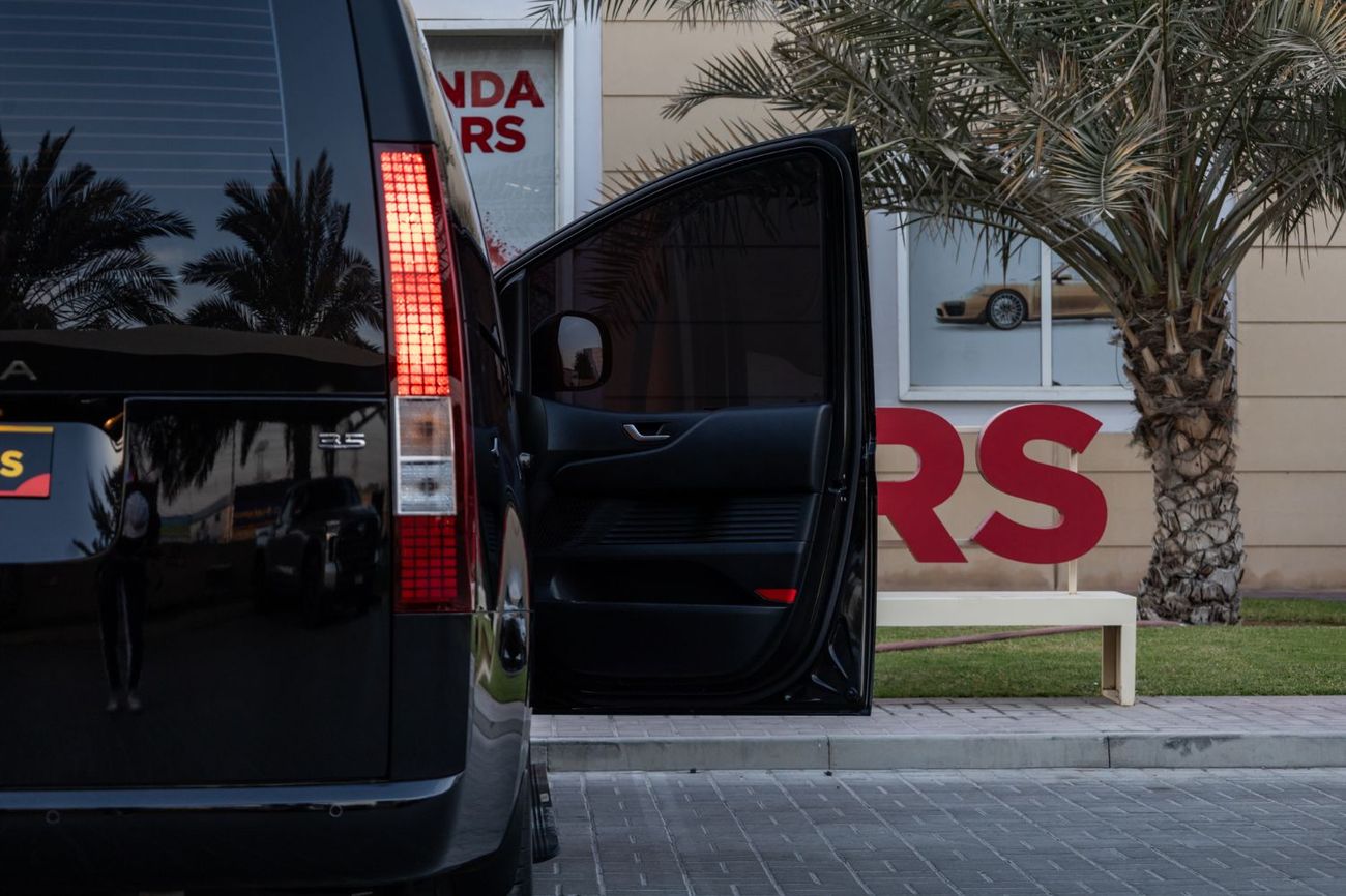 Hyundai Staria 3.5L Luxury (7 Seater)