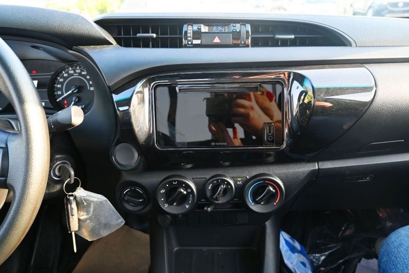 تويوتا هيلوكس تويوتا هايلكس دي ال اكس 2024 2.4L ديزل