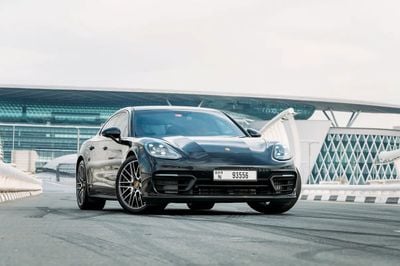 Porsche Panamera 4