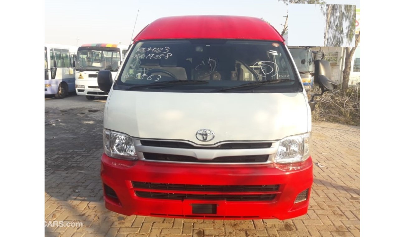 Toyota Hiace Commuter van