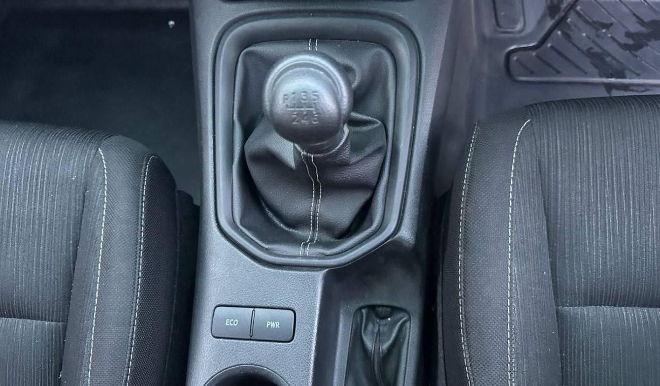 Toyota Hilux DIESEL RIGHT HAND manual