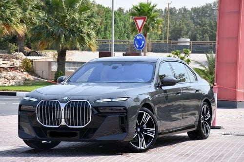 بي أم دبليو 735 BMW 735i M KIT 2024 GCC FULL
