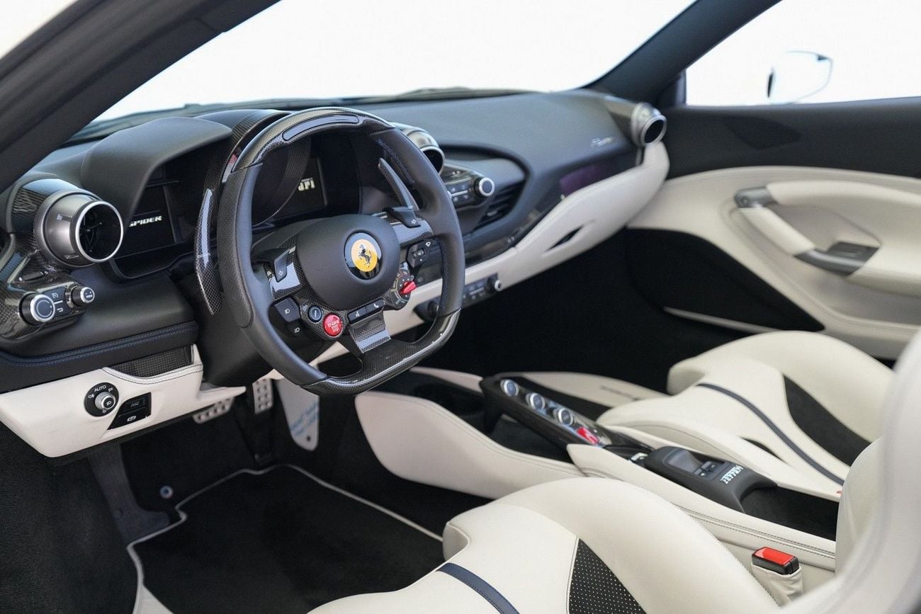 Ferrari F8 Spider STD