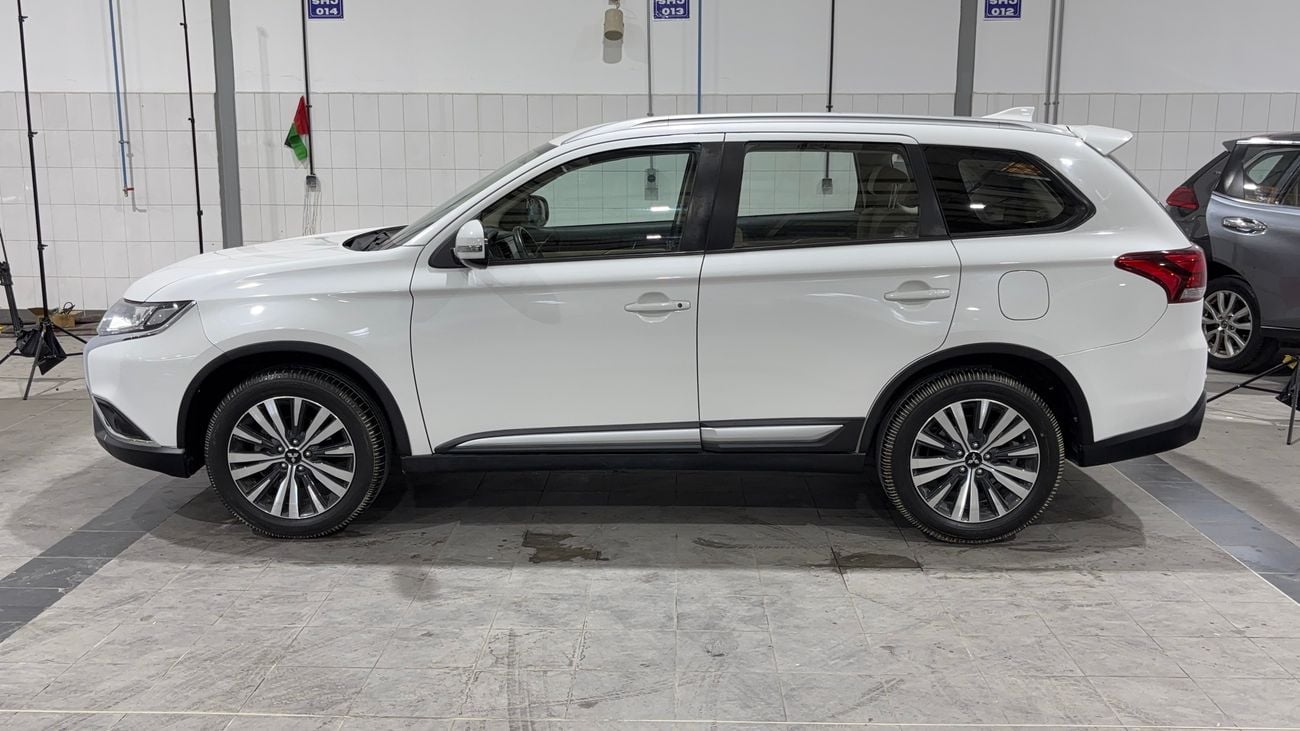 Mitsubishi Outlander 2023 GLX LOWLINE | AED 911/Month | 0 DP | 30 Day Return | Warranty | Service History