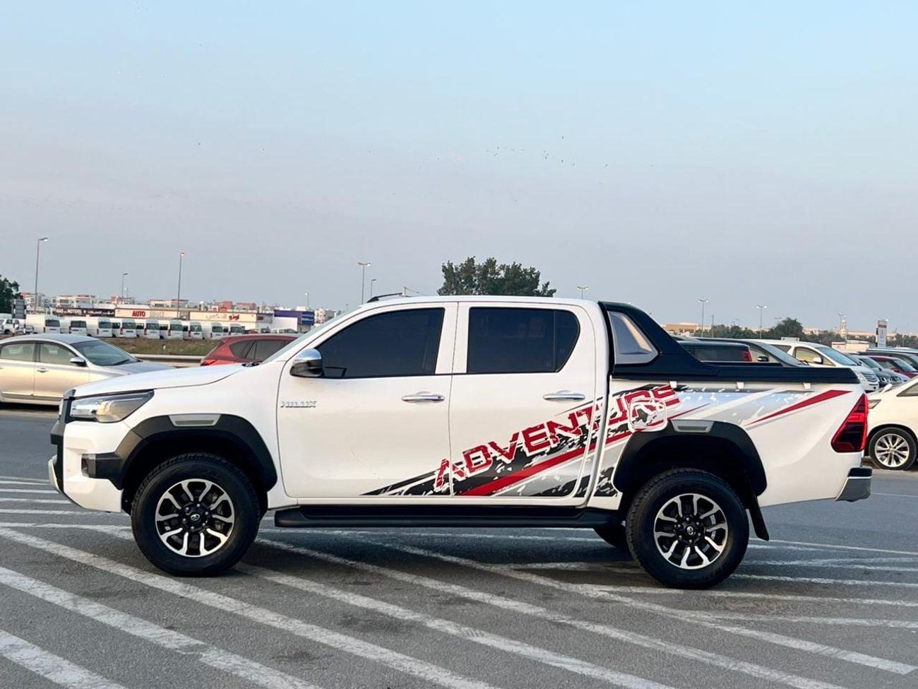 تويوتا هيلوكس ADVENTURE 2022 Toyota Hilux Advanture Modified - 2.7L V4 - AWD 4x4 -GCC- Rear Camera - Patrol