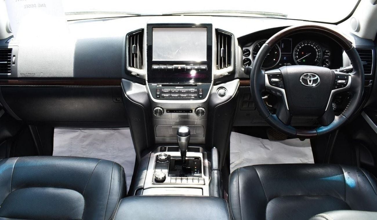 تويوتا لاند كروزر V8 4.5L Diesel (Right Hand)