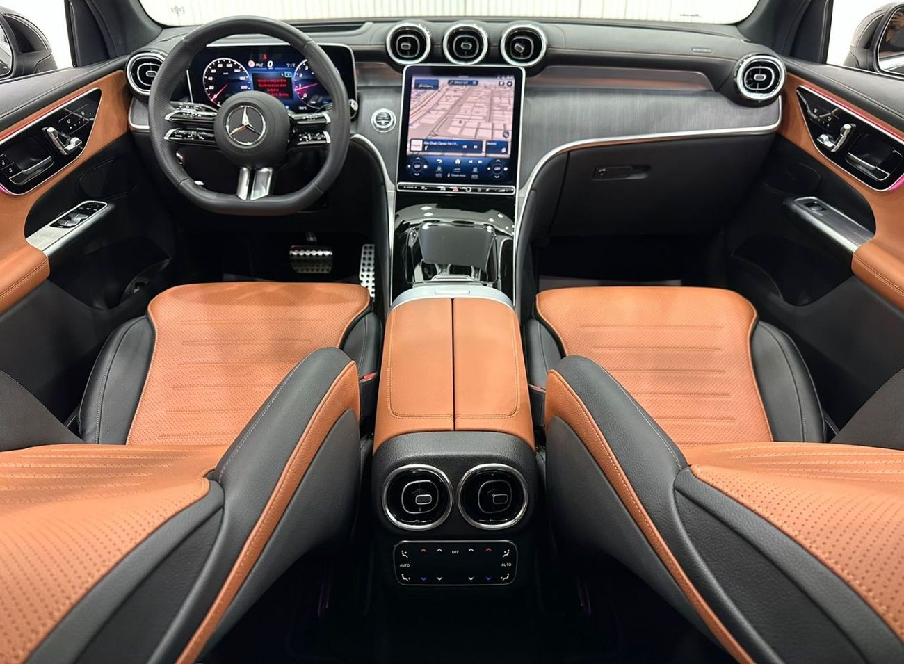 Mercedes-Benz GLC 200 *New Model* 2023 Mercedes Benz GLC200 AMG 4MATIC, 2028 Mercedes Warranty, Fully Loaded, Low Kms, GCC