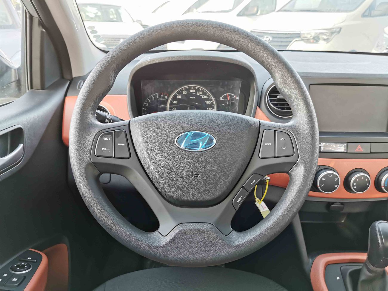 Hyundai Grand i10 1.2L, 14" Tyre, Air Conditioner, Fabric Seats, Fog Lights, Xenon Headlights (CODE # HGI04)
