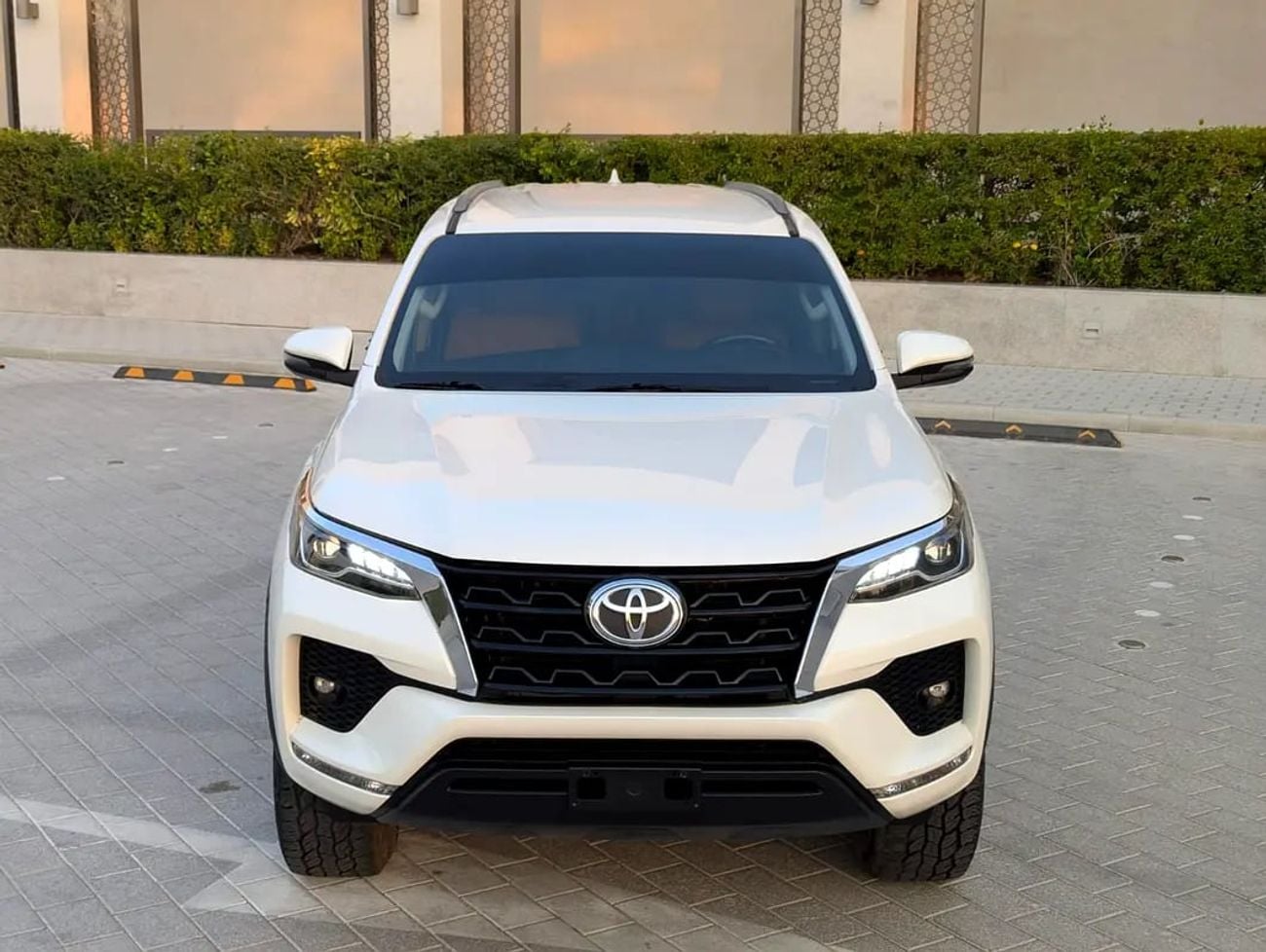 Toyota Fortuner GXR 4.0L V6 GCC Specs | 4WD | Full Service History | Excellent Condition