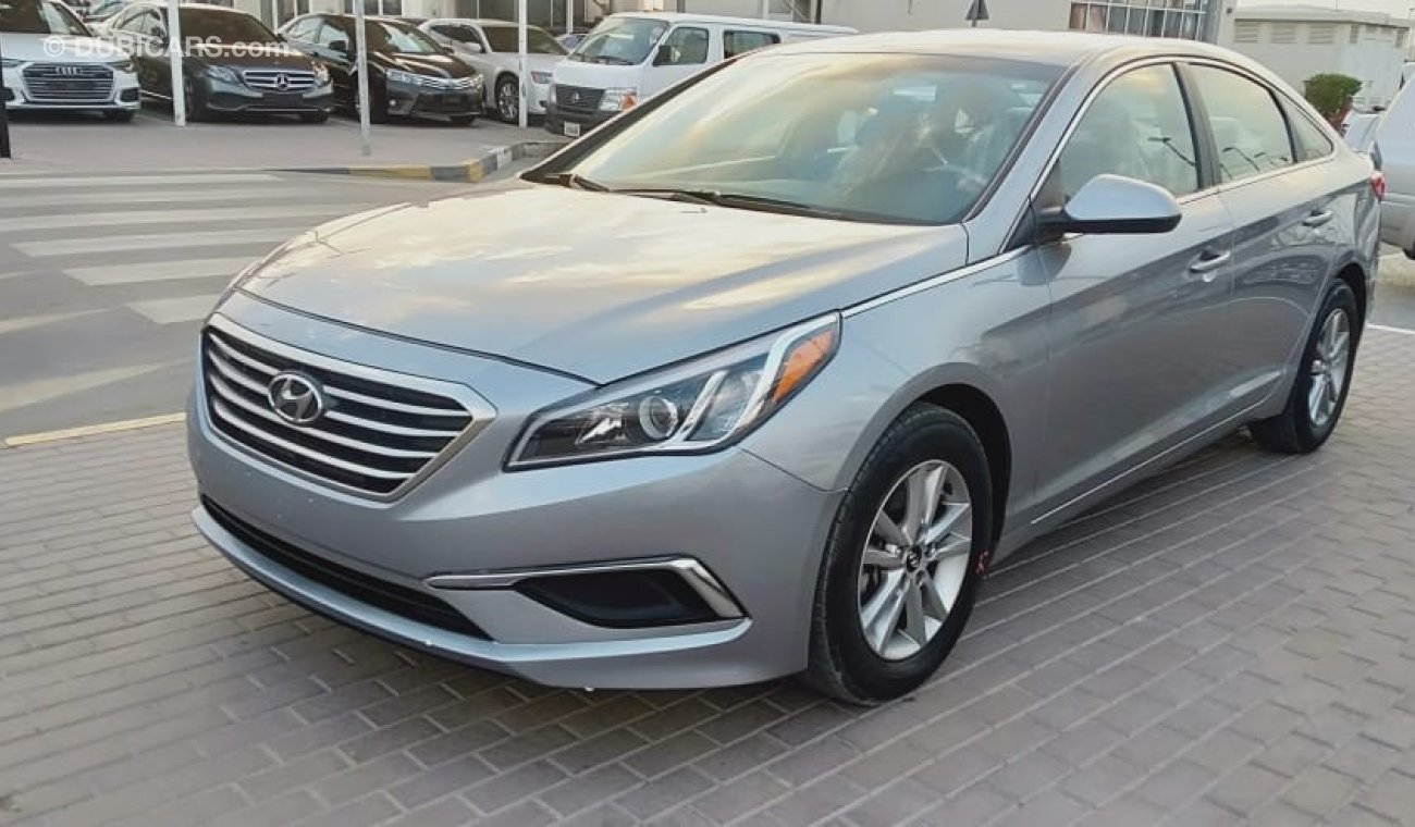 Hyundai Sonata SE - Very Clean Car