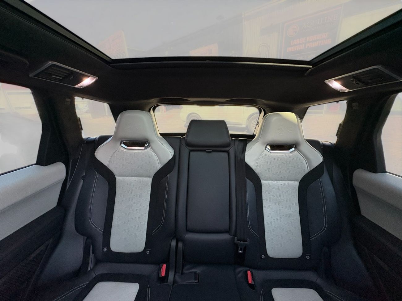 Land Rover Range Rover Sport SVR 5.0L (550 HP) RANGE ROVER SPORT SVR CARBON EDITION 5.0L V8 SC A/T | 2022 | AED 3,760 per month