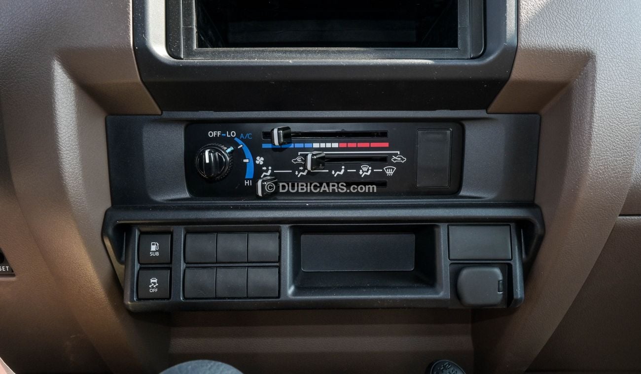 Toyota Land Cruiser Pick Up LC79 SC 4.5L V8 YM 2024 BASIC