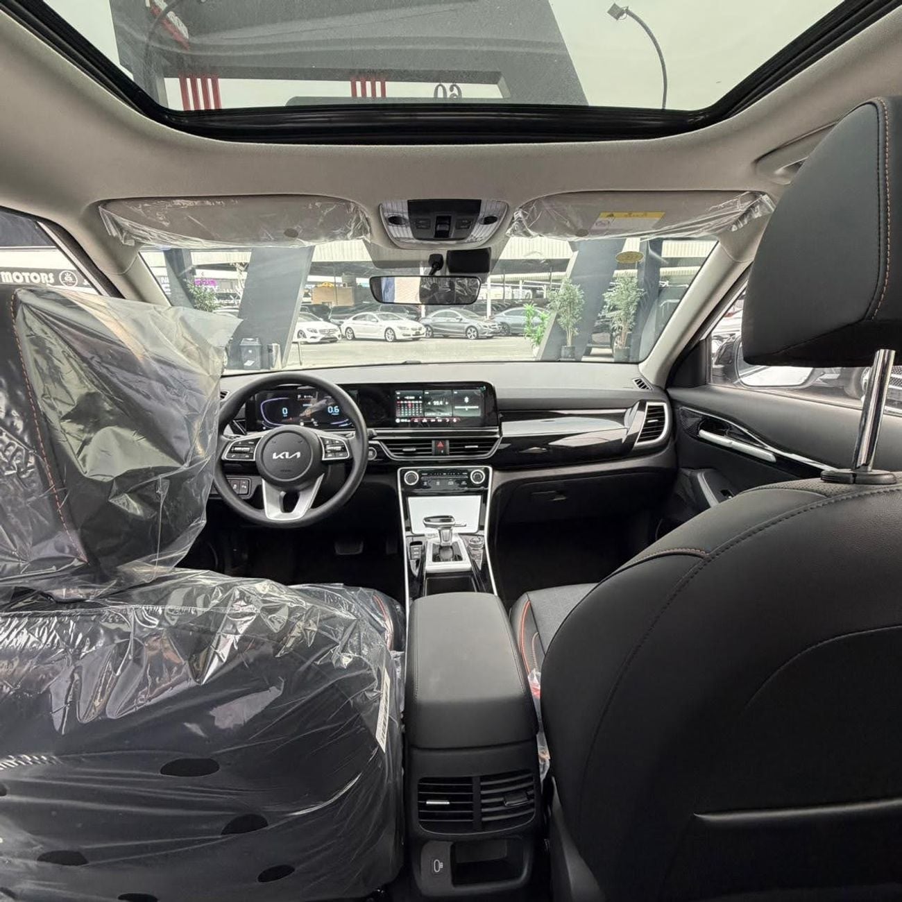 Kia Seltos Kia Seltos 2025 – Brand New   Imported from China Exterior Color: Premium Pearl White Interior Color
